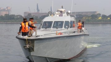 The Weekend Leader - TN coastal police on high alert after arrest of drug peddlers in sea
